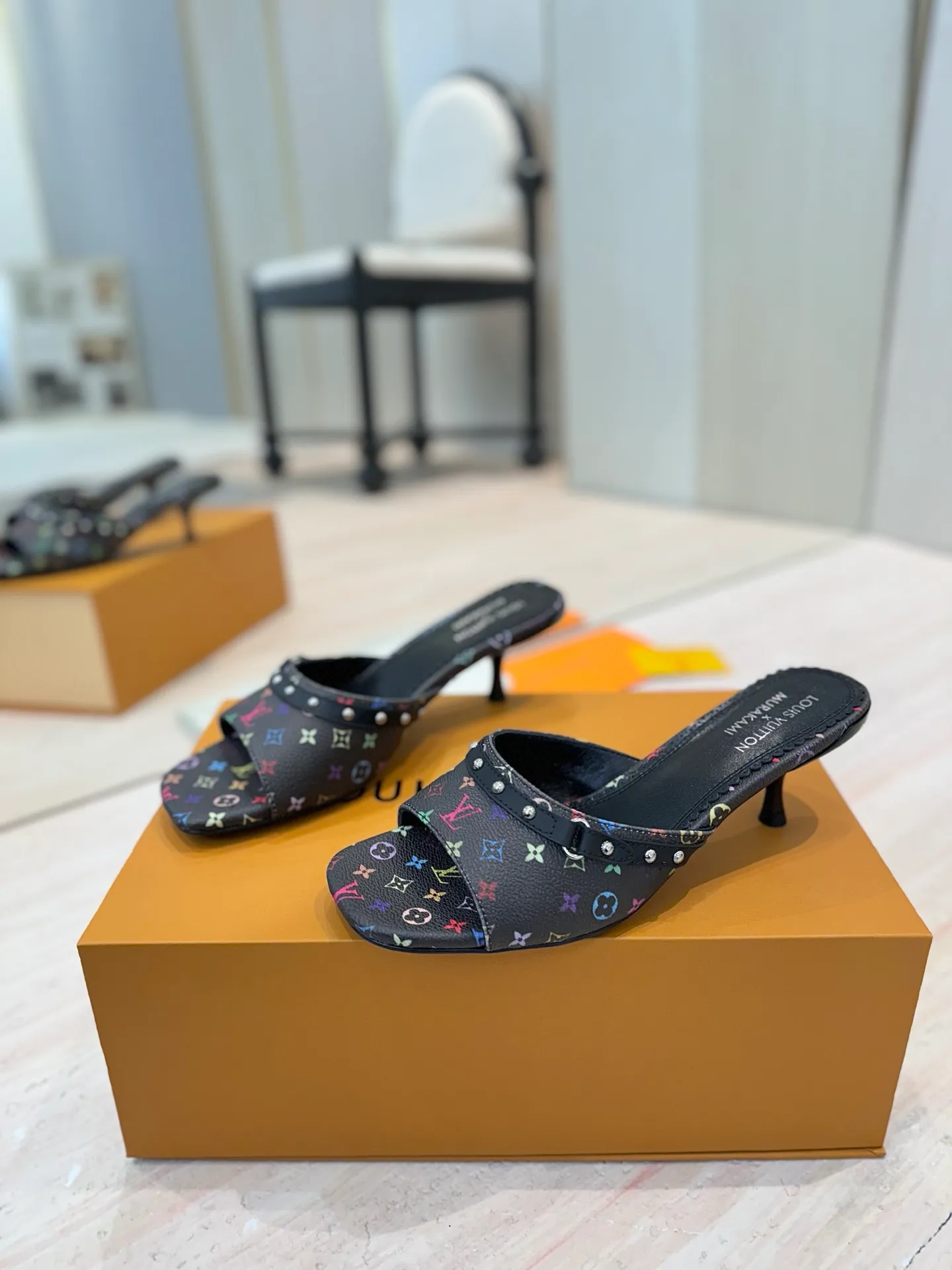 👟👟Ex-factory price 600👟👟 (top version) louis vuitton LV Louis Vuitton 25/Spring and Summer The latest Mary Jane shoes are simple and exquisite, full of high-end, showing elegance~ They look great on the feet and are full of summer shoes💯Awesome ✅Upper: 3D printed cowhide ✅Inner lining: Sheepskin lining, ✅Outsole: Genuine leather outsole imported from Italy ✅Size: 35-41 (40 to 41 customized, non-returnable) ✅Packaging: full set of packaging